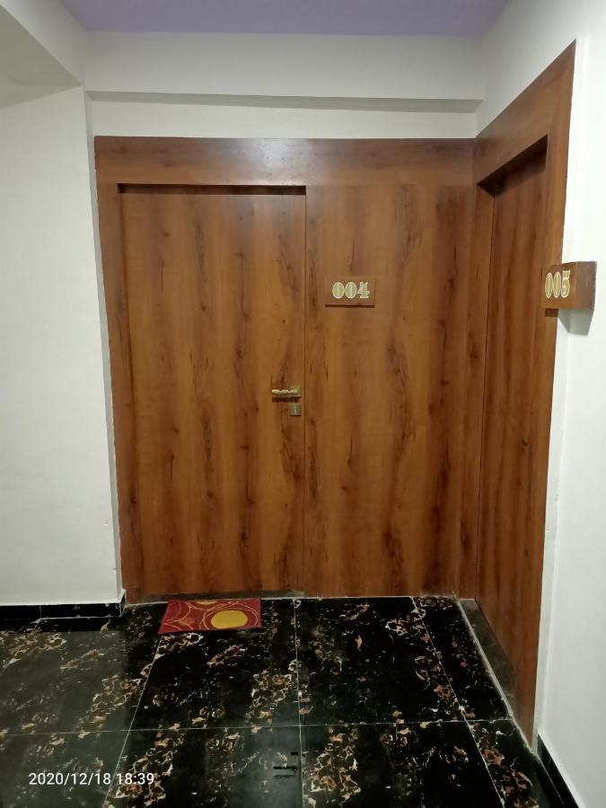 Hotel Riviera Residency Thána Kültér fotó