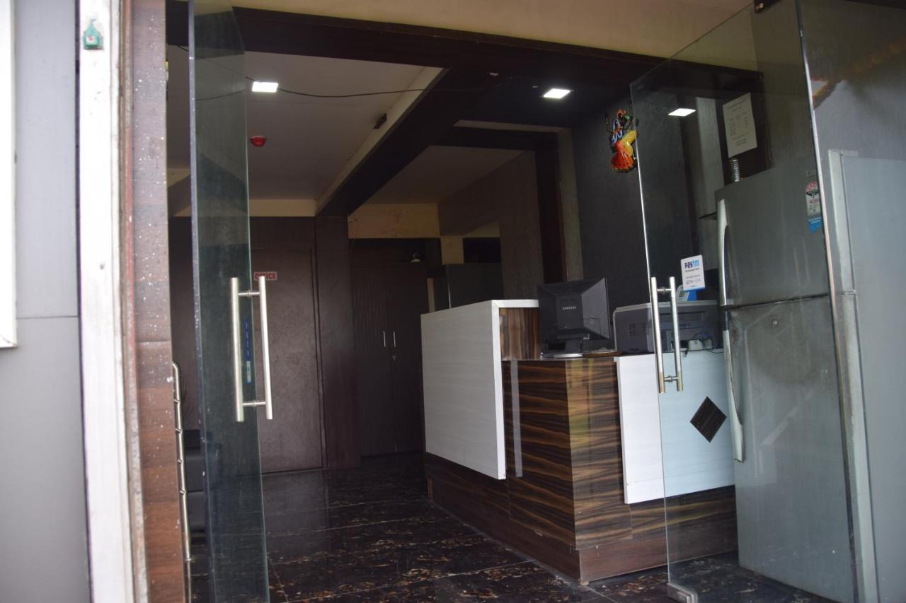 Hotel Riviera Residency Thána Kültér fotó